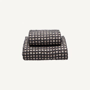 Puro Ruutu towel 50x70cm | dark gray/sand