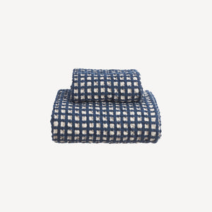 Puro Ruutu towel 50x70cm | dark blue/sand